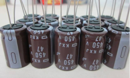 分析下黑金剛電容和紅寶石電容哪種好？